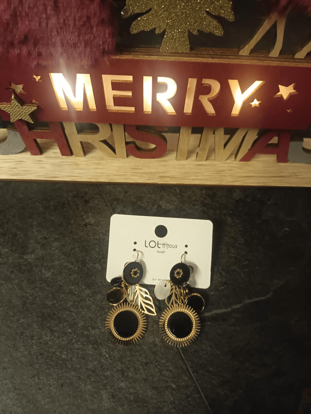 Boucle d oreille noir