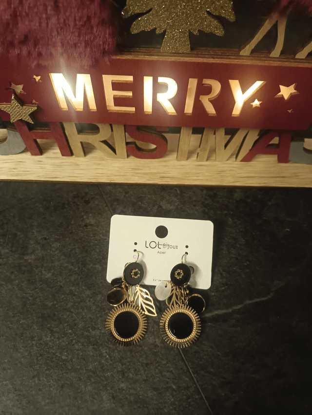 Boucle d oreille noir